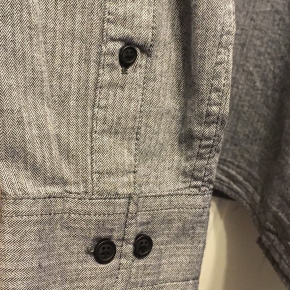 🍁Goodfellow & CO  long sleeve button down - Picture 5 of 6